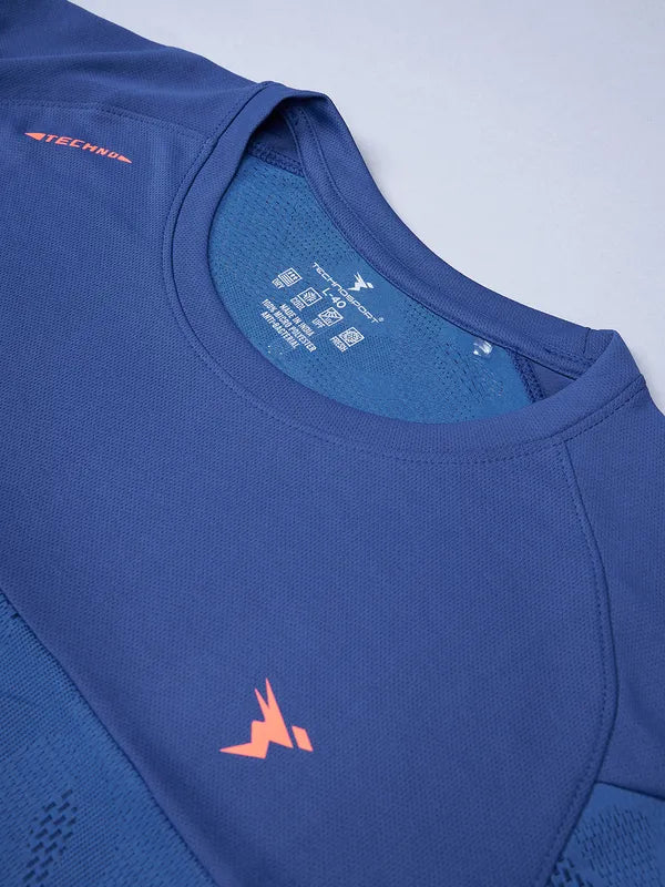 Men Jacquard Slim Fit Crew Neck T-shirt with VENTMESH - Image 8