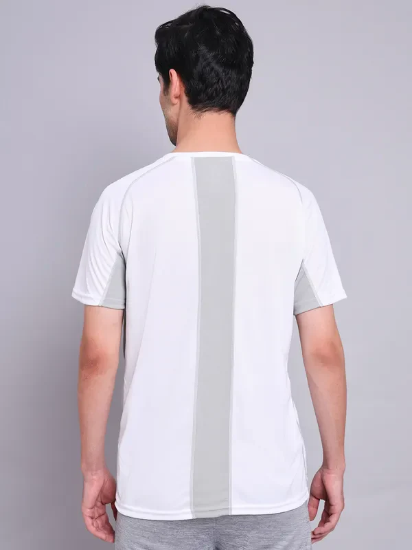 Men Printed Regular Fit Crew Neck T-shirt with TECHNO COOL+ - Image 3