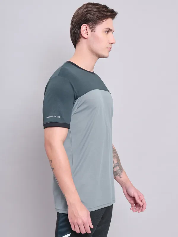 Men Colorblock Slim Fit Crew Neck T-shirt with TECHNO COOL+ - Image 4