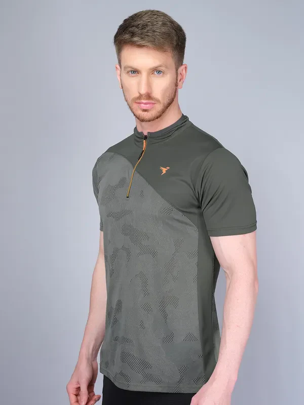 Men Self Design Slim Fit Mock Neck T-shirt with VENTMESH - Image 4