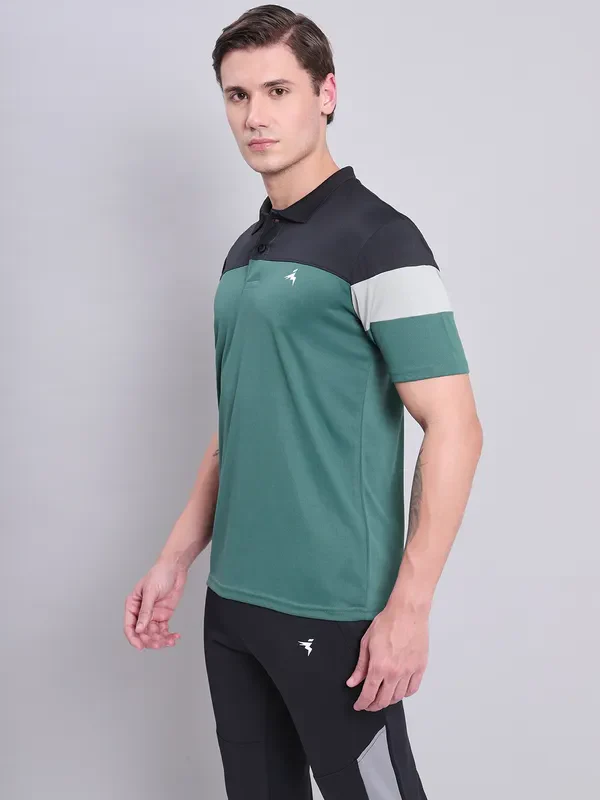 Men Colorblock Slim Fit Polo T-shirt with TECHNO COOL+ - Image 4