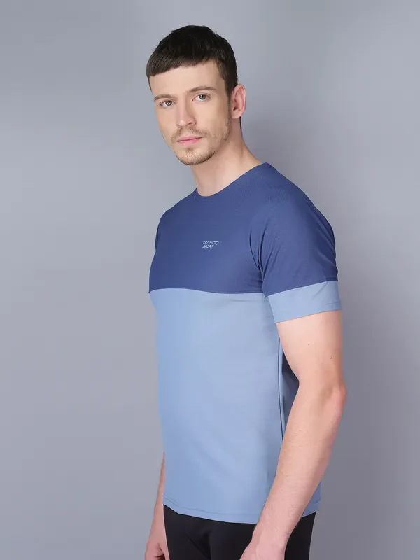 Men Colorblock Slim Fit Crew Neck T-shirt with TECHNO GUARD - Image 2