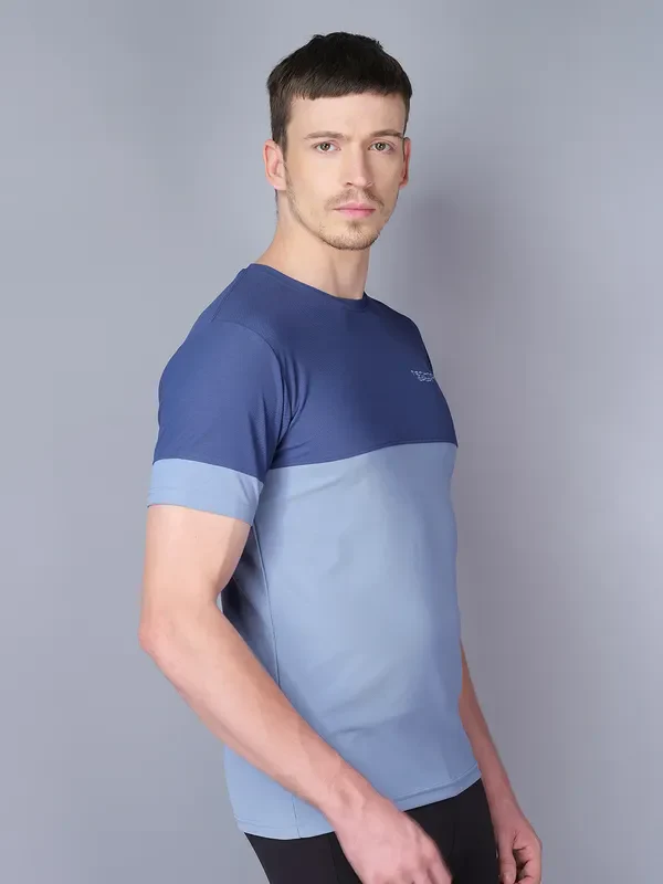 Men Colorblock Slim Fit Crew Neck T-shirt with TECHNO GUARD - Image 4