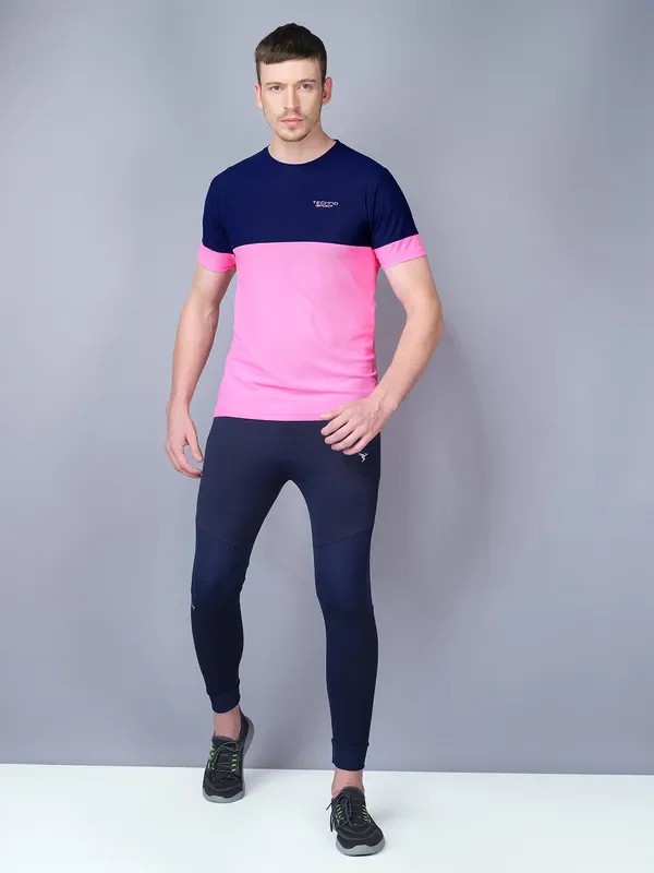 Men Colorblock Slim Fit Crew Neck T-shirt with TECHNO GUARD - Image 4
