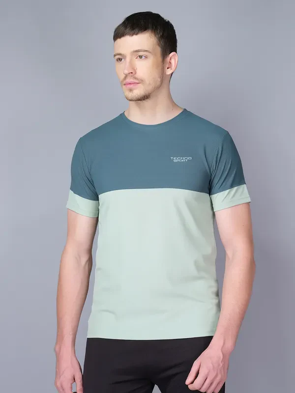 Men Colorblock Slim Fit Crew Neck T-shirt with TECHNO GUARD