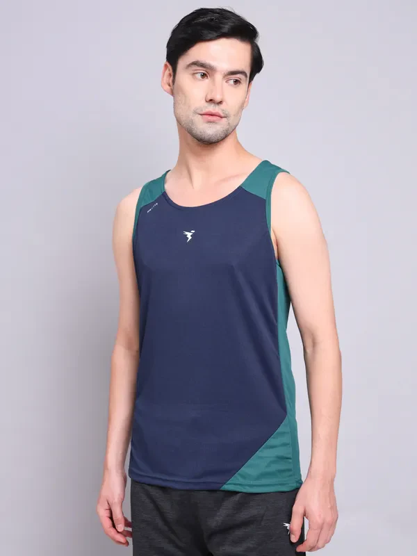 Men Colorblock Slim Fit Scoop Neck Innerwear Vest with TECHNO COOL+ - Image 3