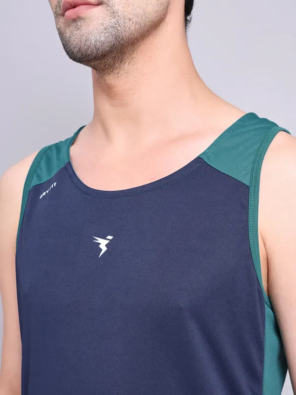 Men Colorblock Slim Fit Scoop Neck Innerwear Vest with TECHNO COOL+ - Image 5