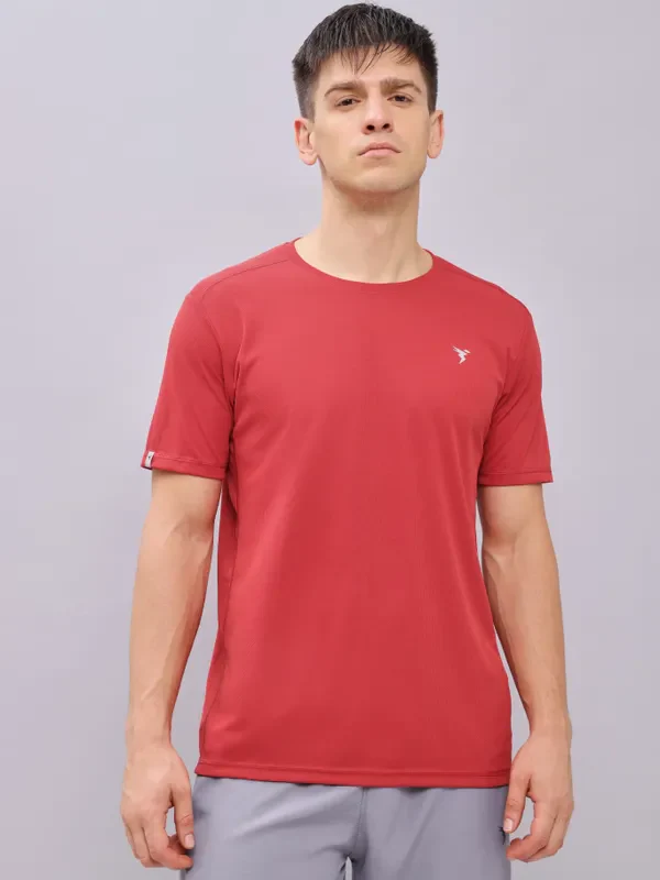 Men Solid Slim Fit Crew Neck T-shirt with TECHNO COOL+ - Image 5