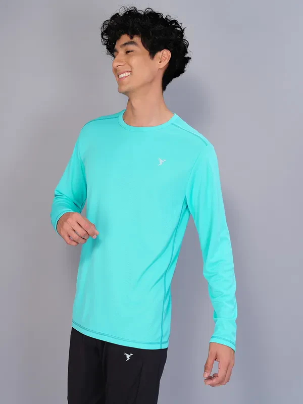 Men Solid Slim Fit Crew Neck T-shirt with TECHNO COOL+ - Image 3