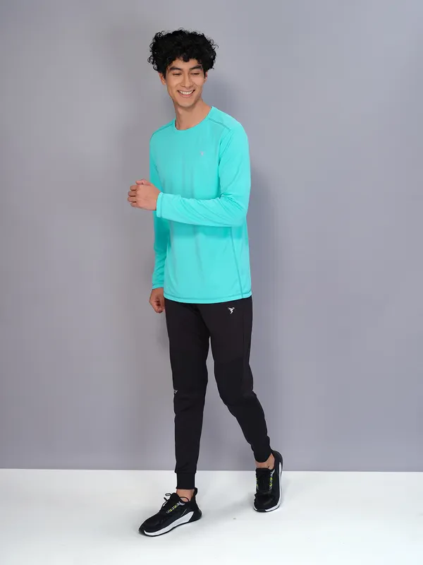 Men Solid Slim Fit Crew Neck T-shirt with TECHNO COOL+ - Image 5