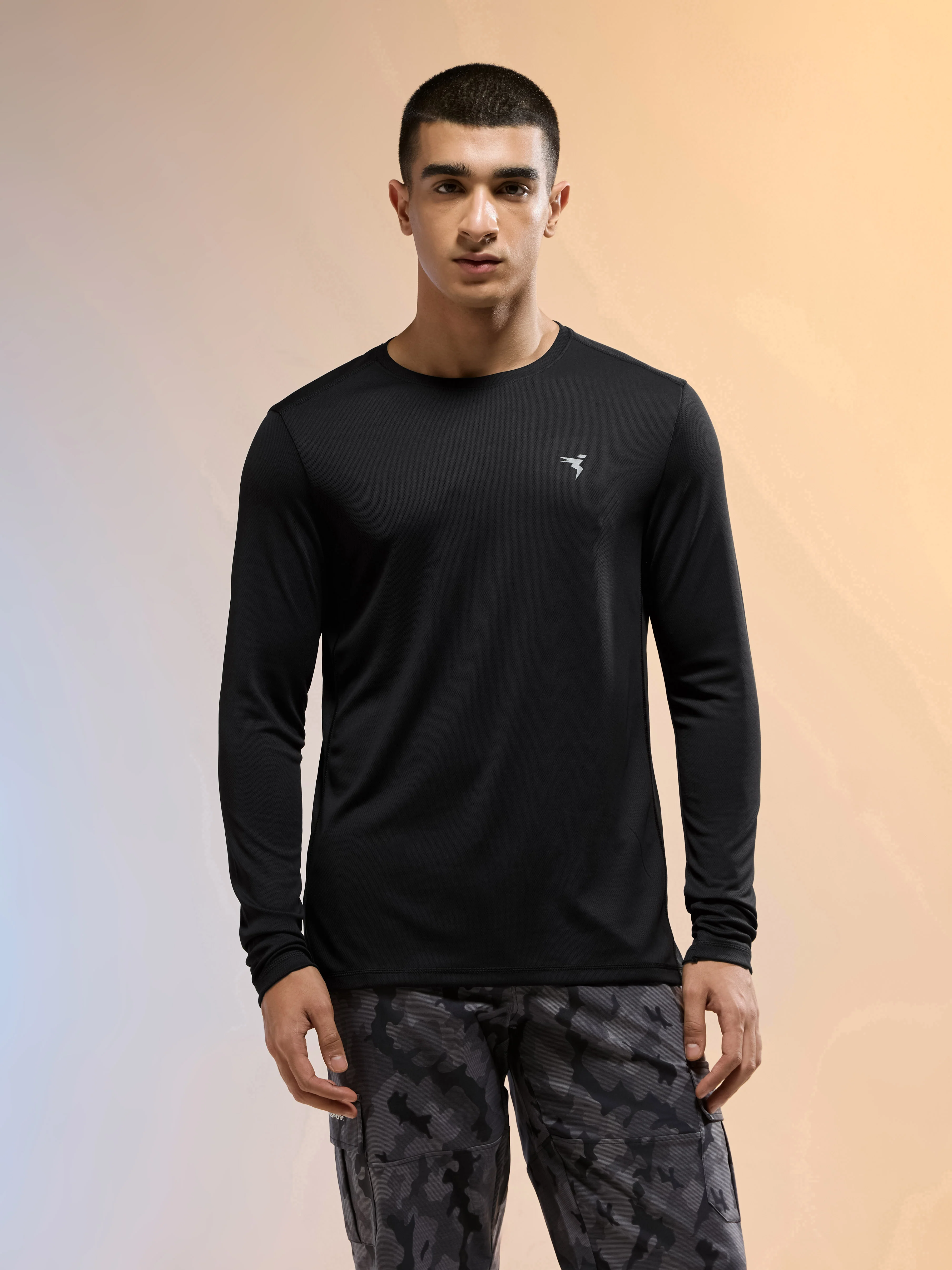 Men Solid Slim Fit Crew Neck T-shirt with TECHNO COOL+ - Image 2