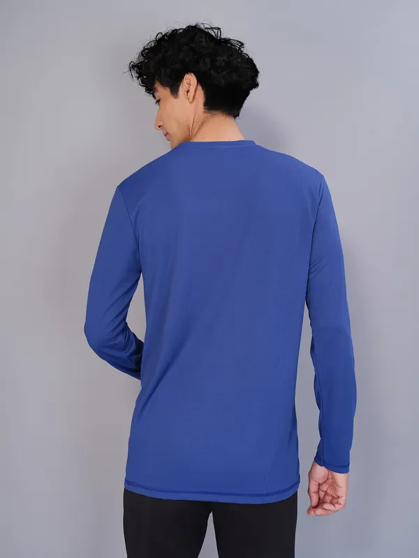 Men Solid Slim Fit Crew Neck T-shirt with TECHNO COOL+ - Image 3