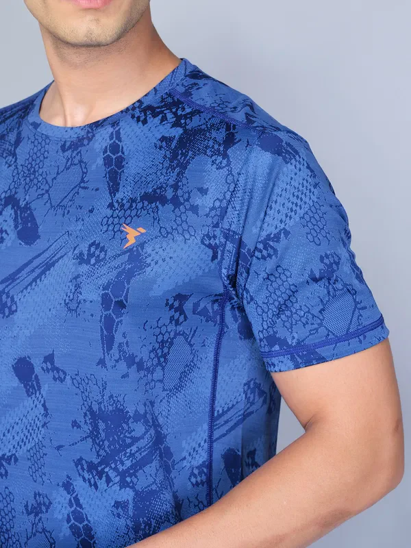 Men Jacquard Slim Fit Crew Neck T-shirt with DOUBLE COOL - Image 4