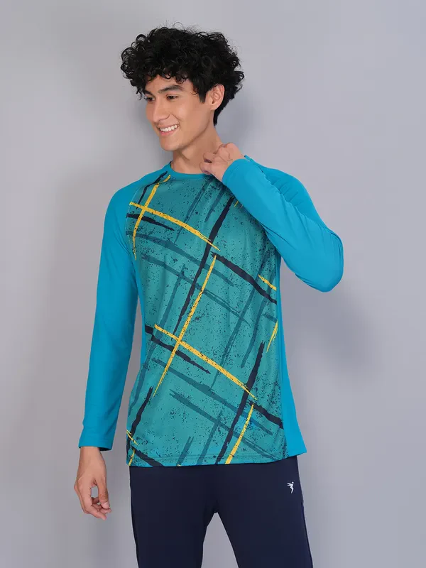 Men Geometric Slim Fit Crew Neck T-shirt with TECHNO COOL - Image 4