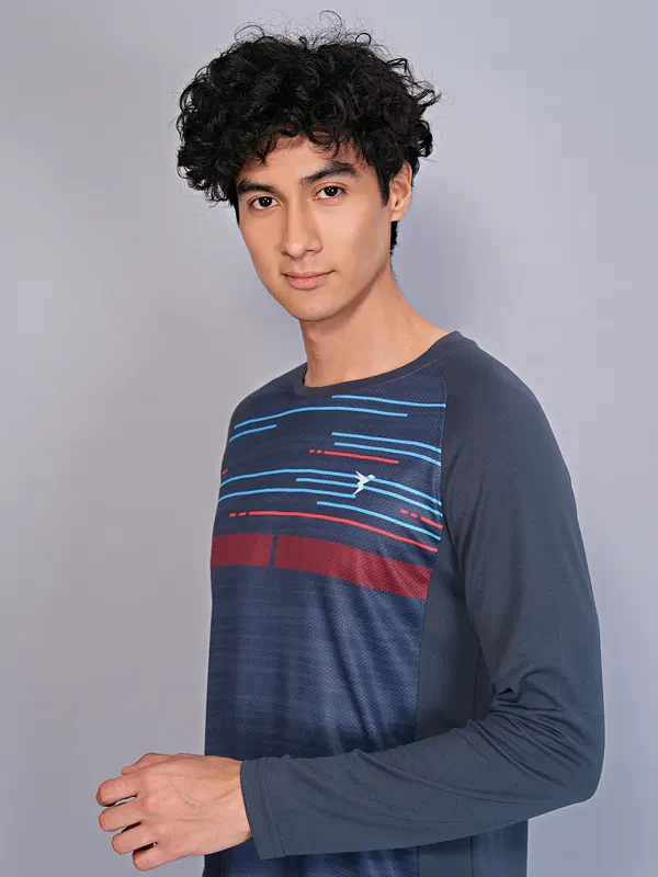 Men Geometric Slim Fit Crew Neck T-shirt with TECHNO COOL - Image 2