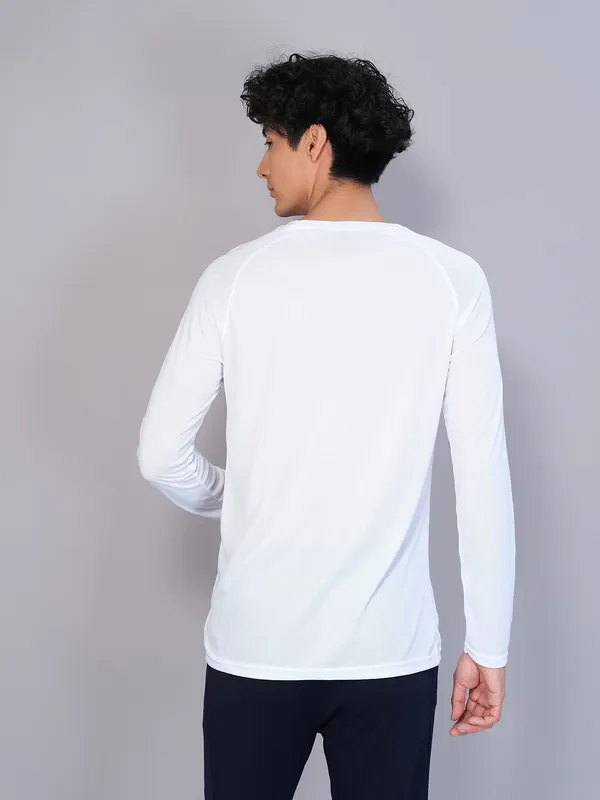 Men Geometric Slim Fit Crew Neck T-shirt with TECHNO COOL - Image 3