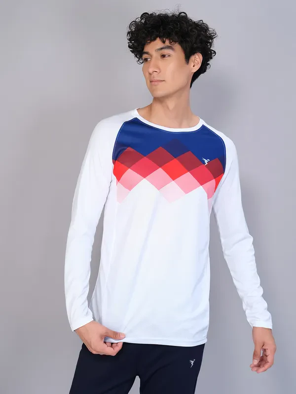Men Geometric Slim Fit Crew Neck T-shirt with TECHNO COOL - Image 5