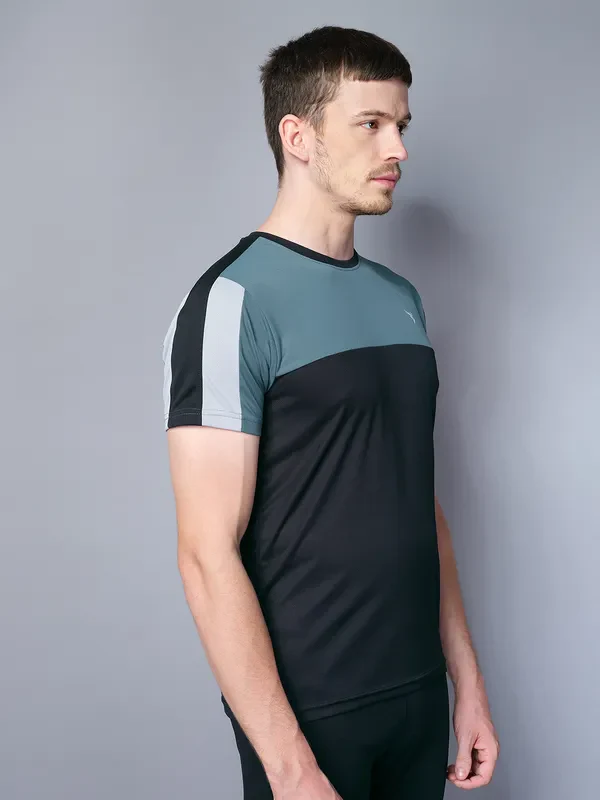 Men Colorblock Slim Fit Crew Neck T-shirt with TECHNO COOL - Image 7