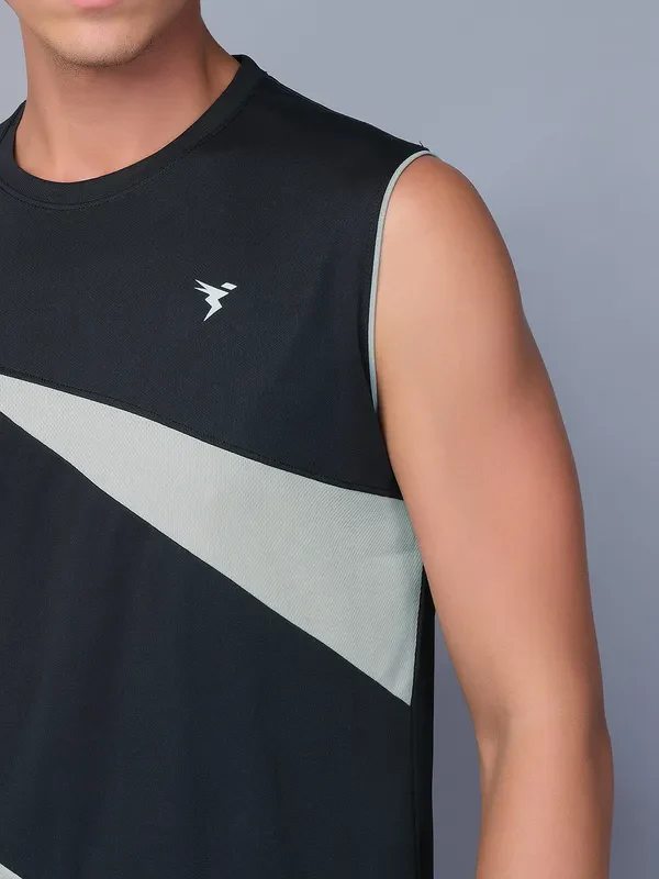 Men Colorblock Slim Fit Crew Neck Innerwear Vest with TECHNO COOL - Image 5