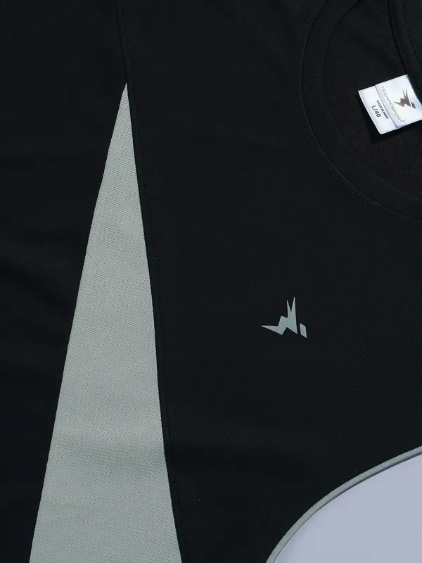Men Colorblock Slim Fit Crew Neck Innerwear Vest with TECHNO COOL - Image 7