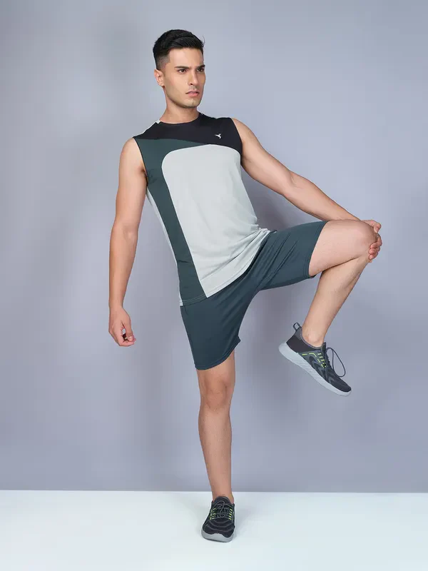 Men Colorblock Slim Fit Crew Neck Innerwear Vest with TECHNO COOL - Image 4