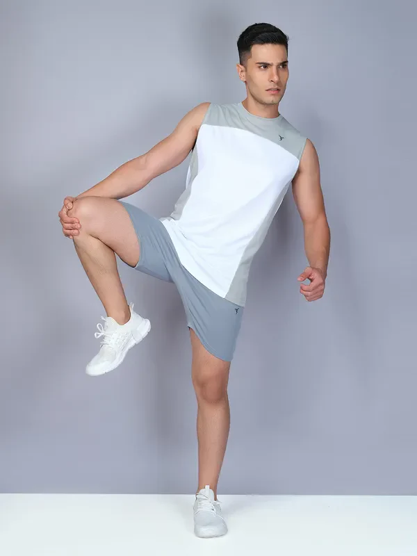 Men Colorblock Slim Fit Crew Neck Innerwear Vest with TECHNO COOL - Image 4