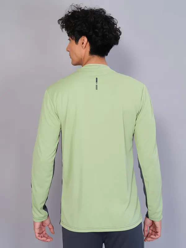 Men Colorblock Slim Fit Mock Neck T-shirt with TECHNO COOL - Image 2