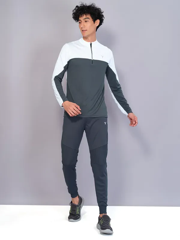 Men Colorblock Slim Fit Mock Neck T-shirt with TECHNO COOL - Image 3