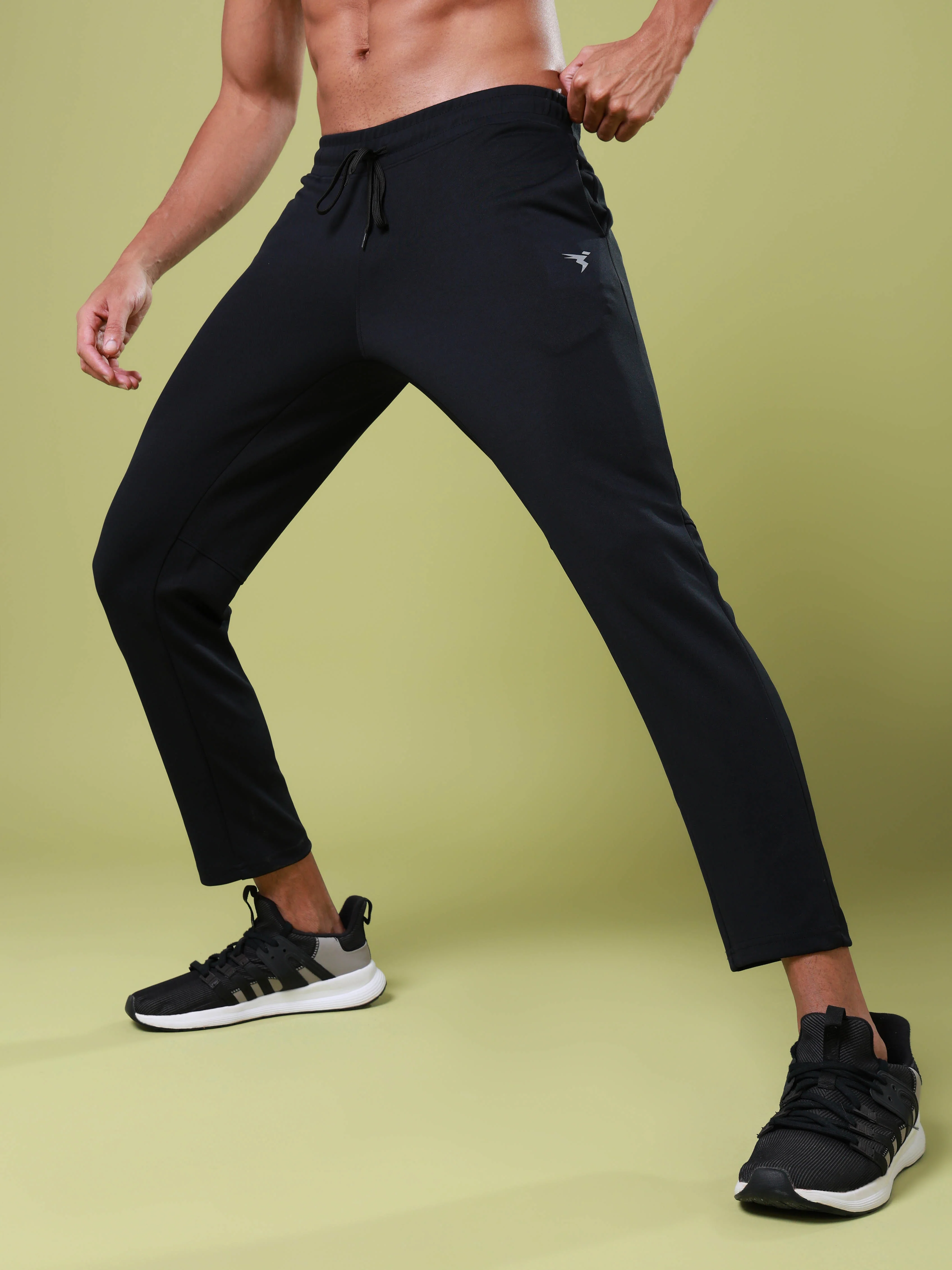 Men Solid Slim Fit Trackpants with ELASTO PLUS - Image 4