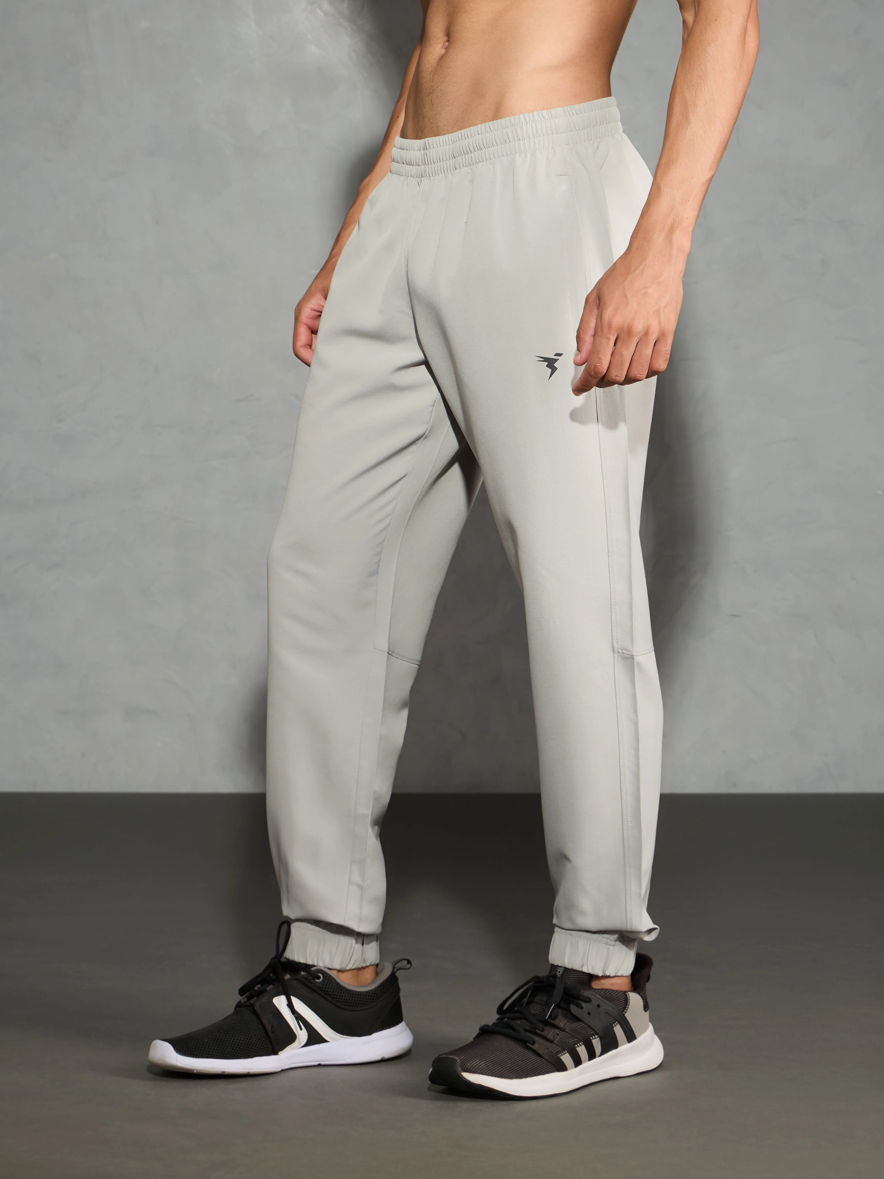 Men Solid Relax Fit Joggers with TECHNOLITE - Image 4