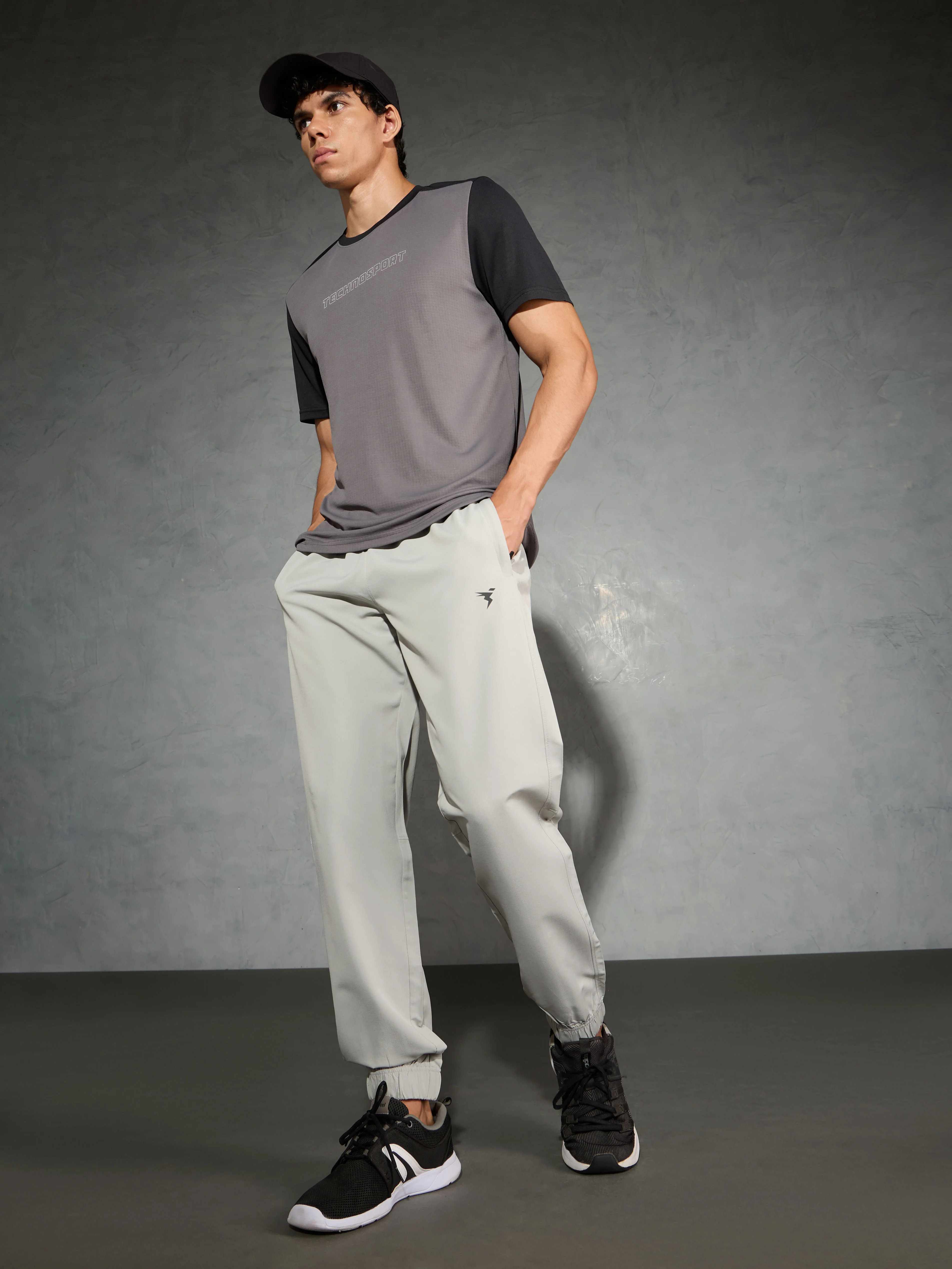 Men Solid Relax Fit Joggers with TECHNOLITE - Image 5