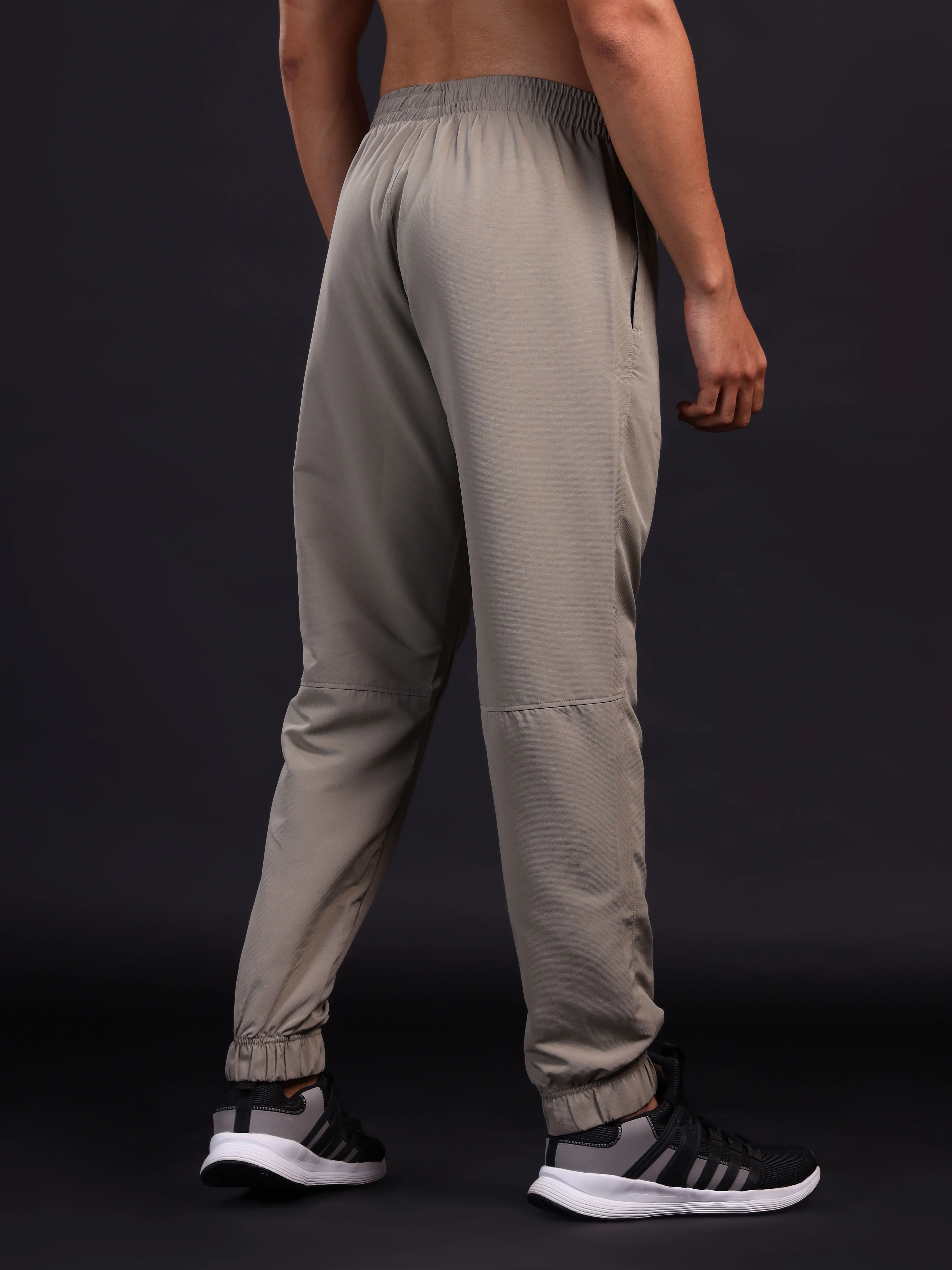 Men Solid Relax Fit Joggers with TECHNOLITE - Image 4