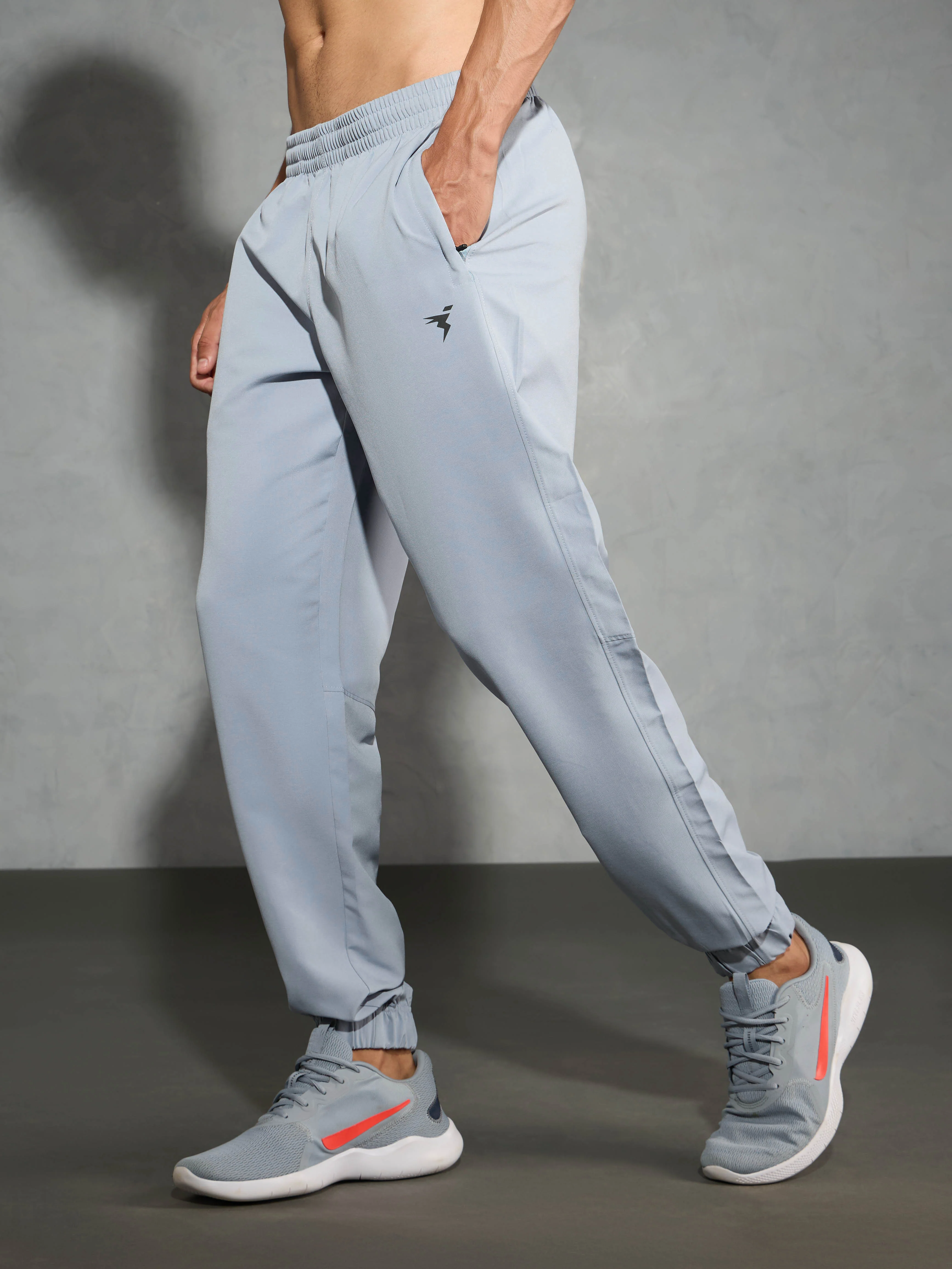 Men Solid Relax Fit Joggers with TECHNOLITE - Image 4