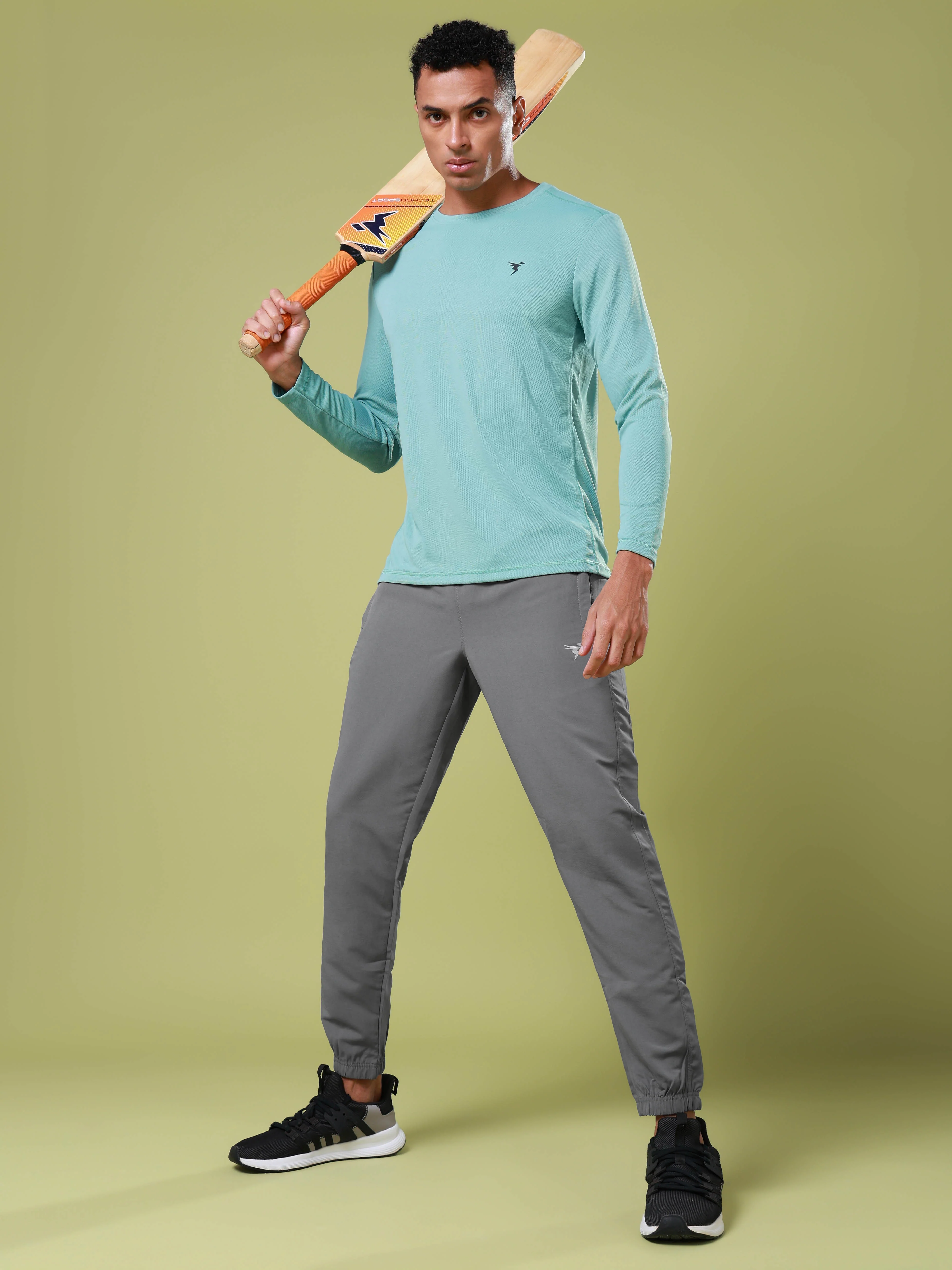 Men Solid Relax Fit Joggers with TECHNOLITE - Image 5