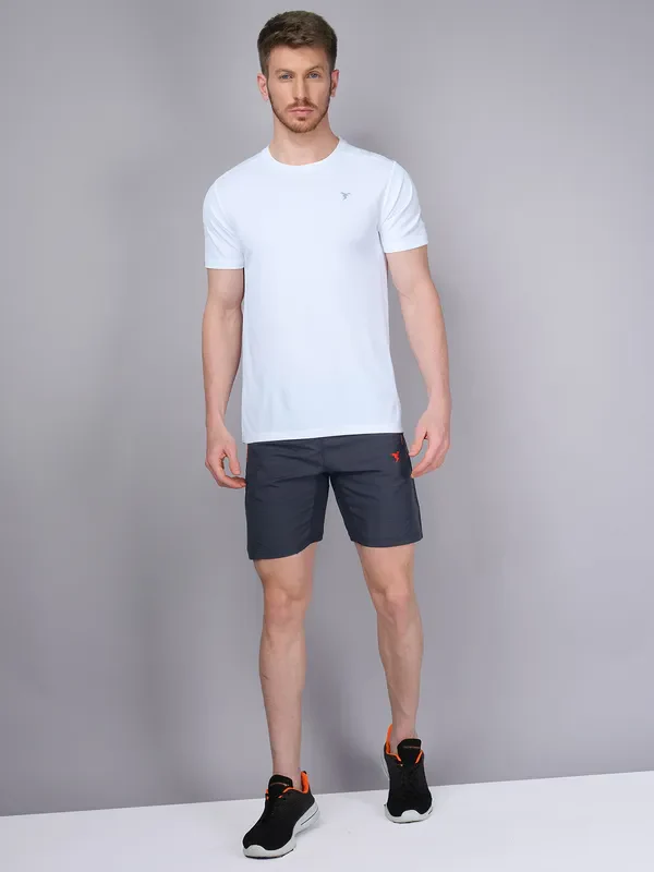 Men Melange Slim Fit Shorts with TECHNOLITE - Image 4