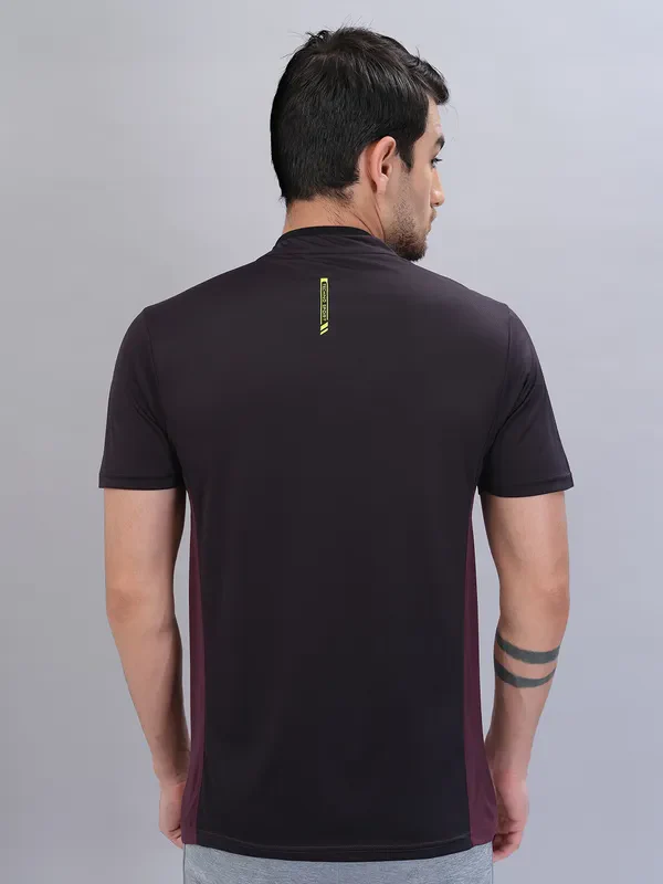 Men Colorblock Slim Fit Mock Neck T-shirt with TECHNO COOL+ - Image 2