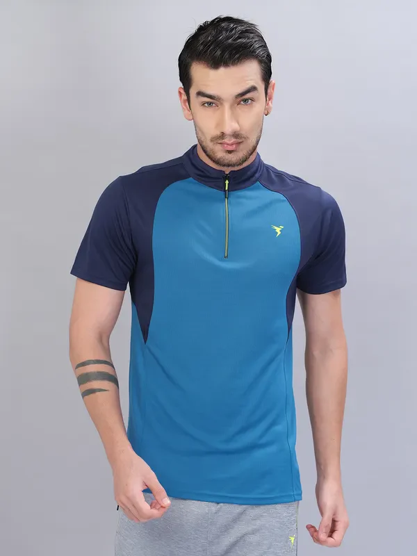 Men Colorblock Slim Fit Mock Neck T-shirt with TECHNO COOL+