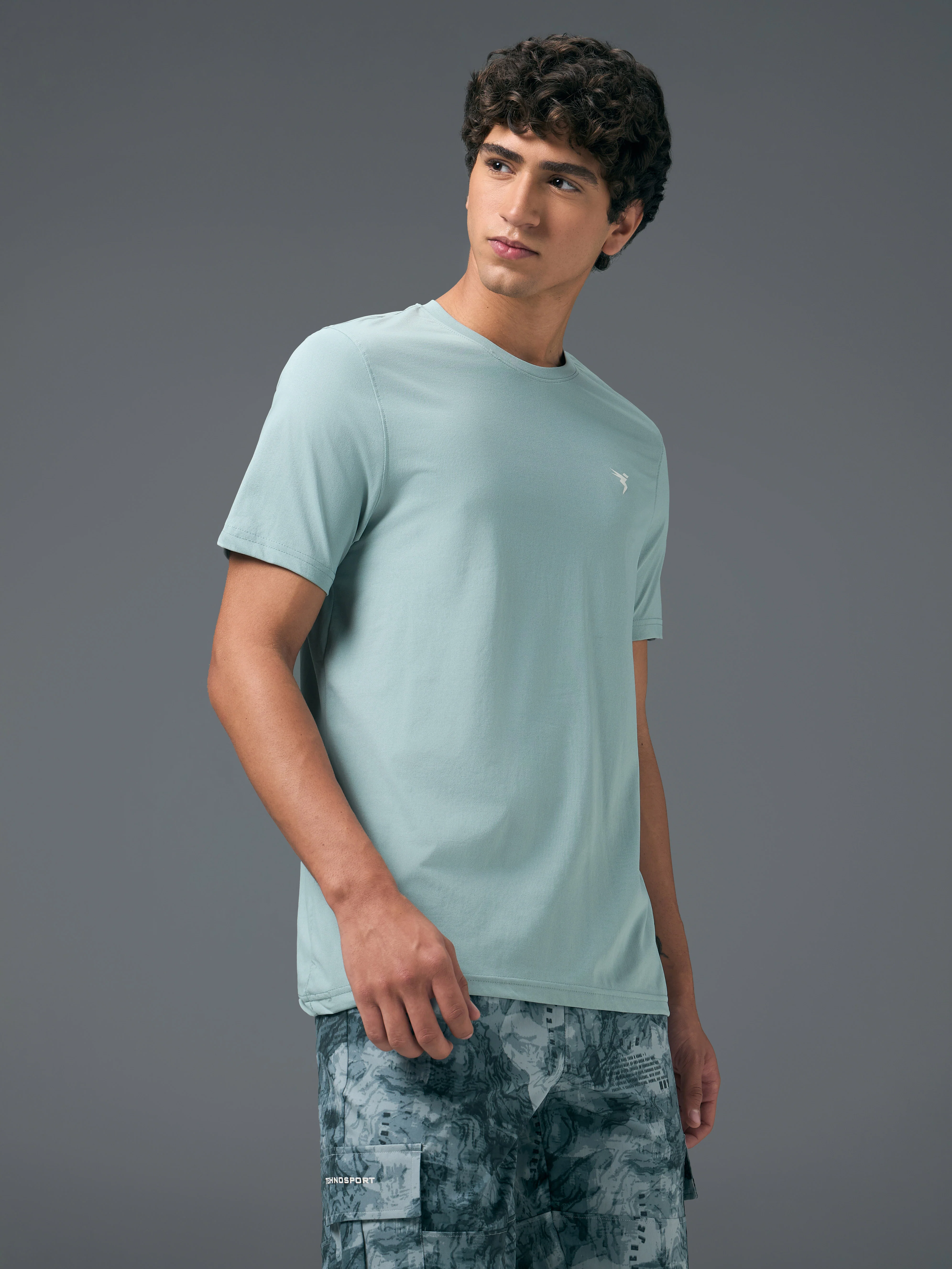 Men Solid Slim Fit Crew Neck T-shirt with COTFLEX - Image 4
