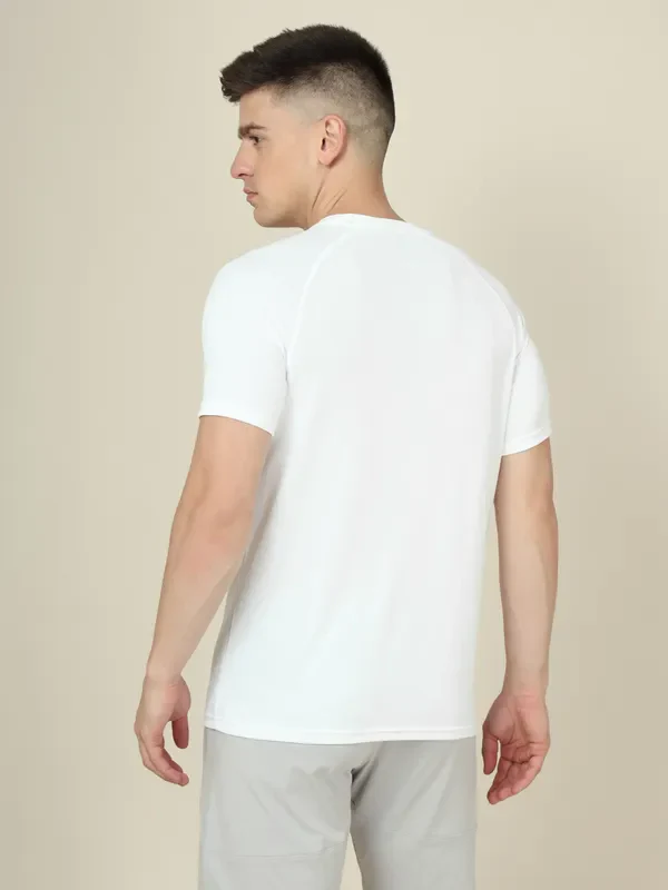 Men Graphic Printed Slim Fit Crew Neck T-shirt with TECHNO COOL+ - Image 4