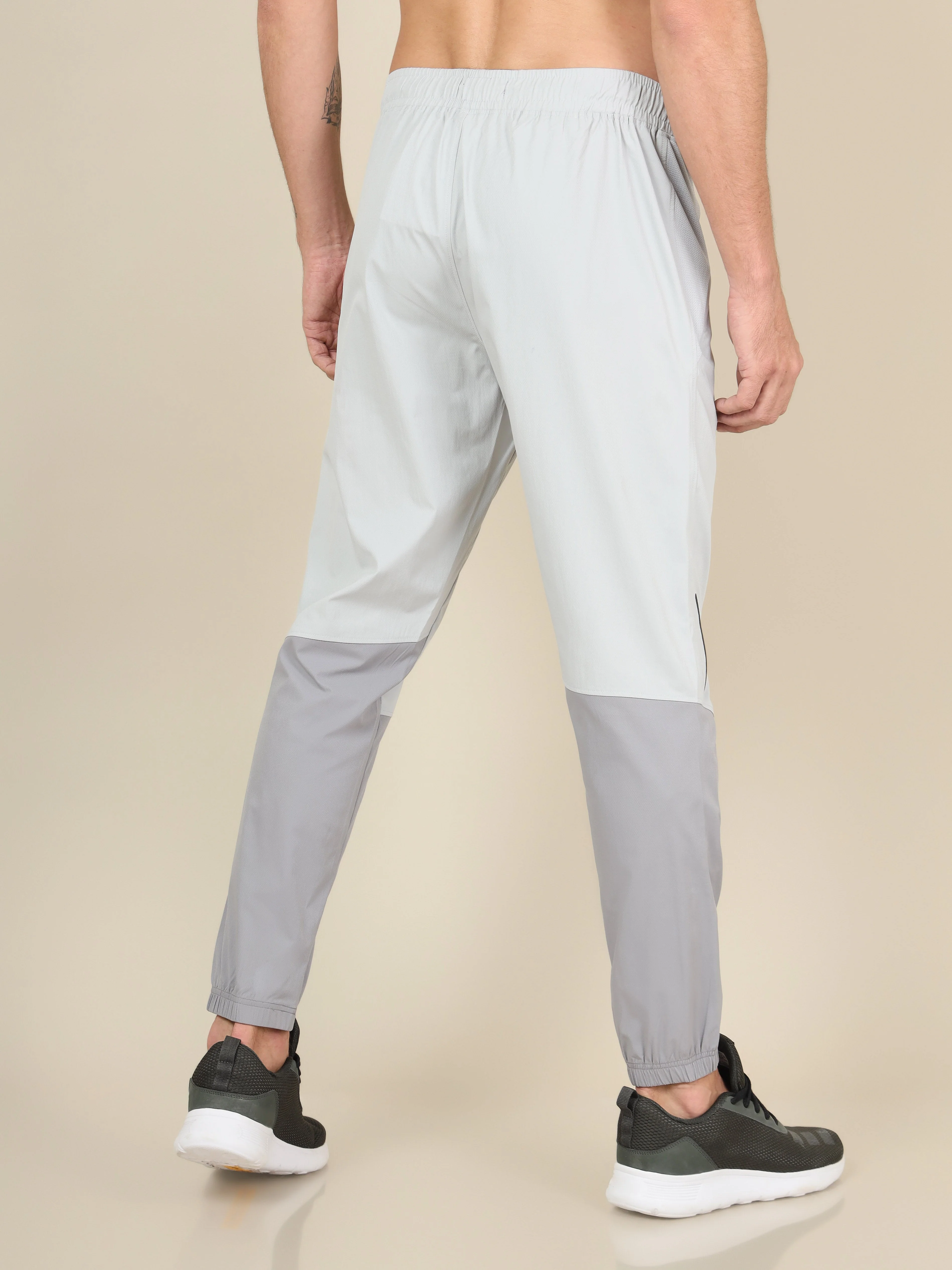 Men Colorblock Slim Fit Joggers with TECHNOLITE STRETCH - Image 3