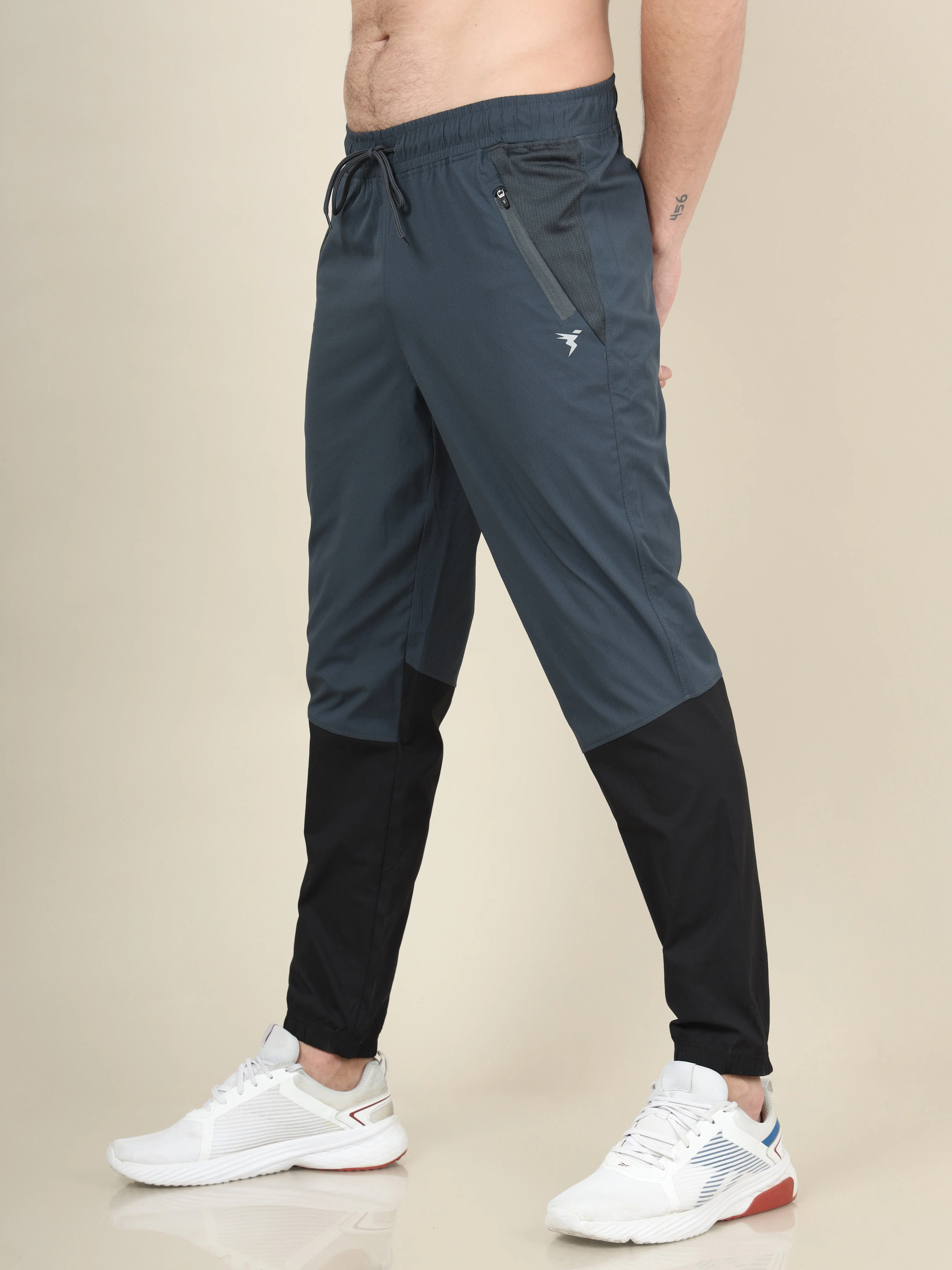 Men Colorblock Slim Fit Joggers with TECHNOLITE STRETCH - Image 4