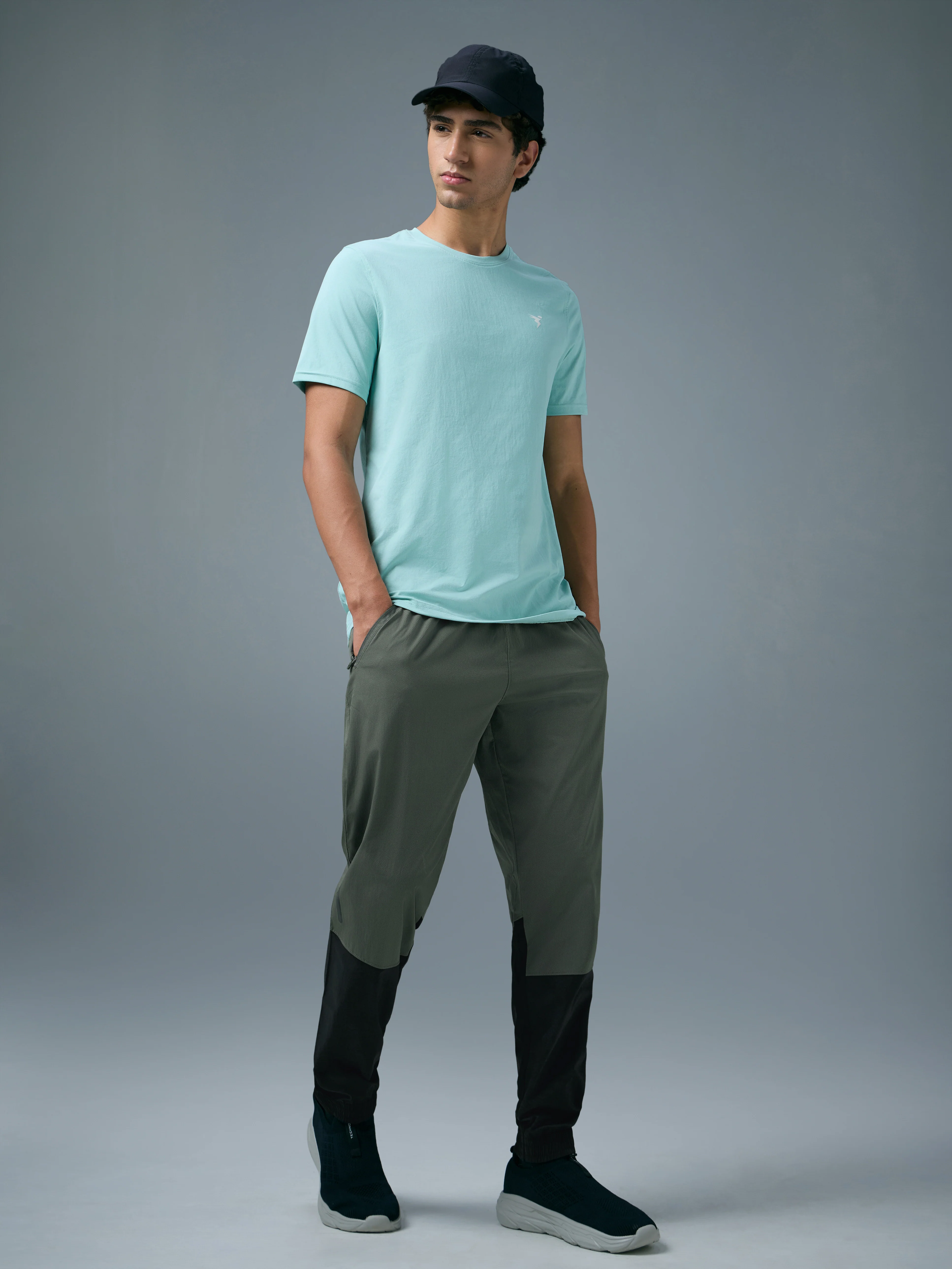 Men Colorblock Slim Fit Joggers with TECHNOLITE STRETCH - Image 5