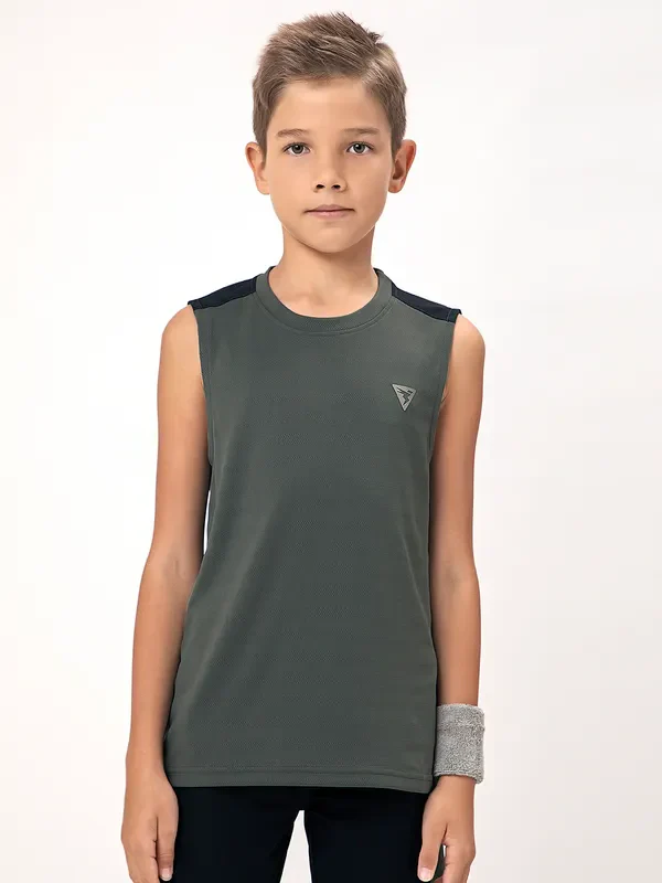 Boys Colorblock Slim Fit Crew Neck T-shirt with TECHNO COOL+