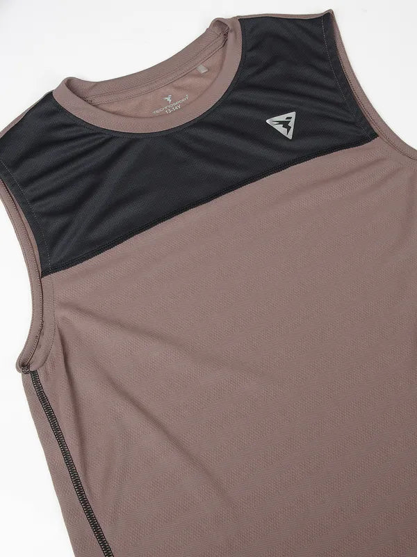 Boys Colorblock Slim Fit Crew Neck T-shirt with TECHNO GUARD - Image 7