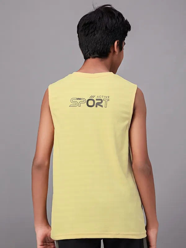 Boys Colorblock Slim Fit Crew Neck T-shirt with TECHNO GUARD - Image 3