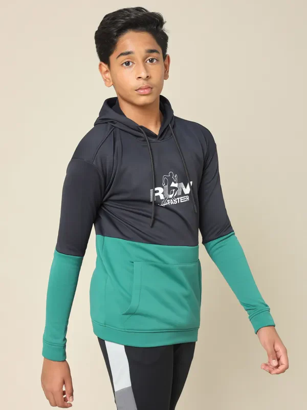 Boys Colorblock Slim Fit Hooded Sweatshirt with TECHNO WARM+ - Image 3