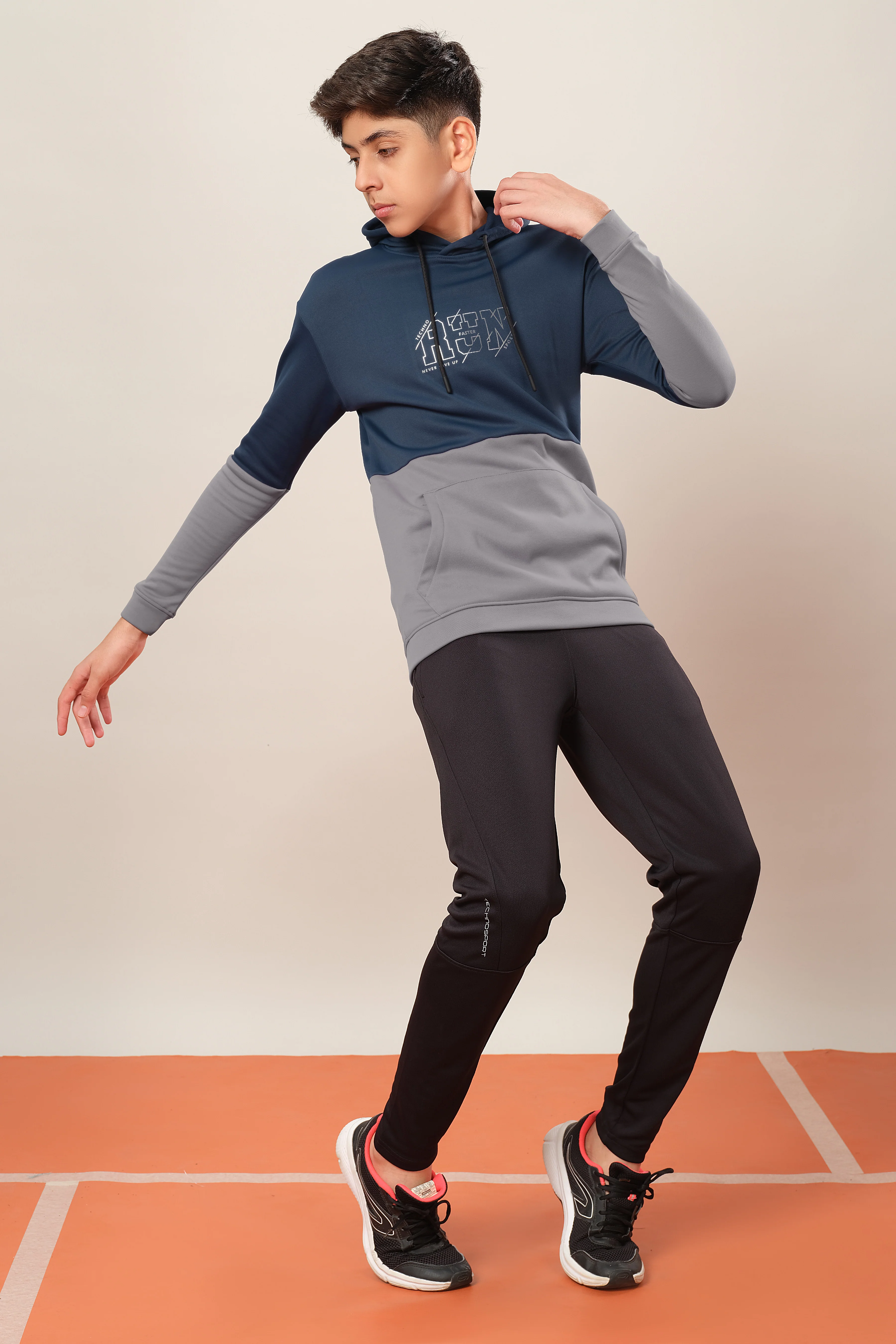 Boys Colorblock Slim Fit Hooded Sweatshirt with TECHNO WARM+ - Image 5