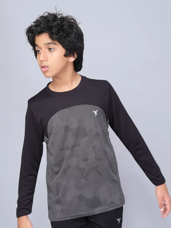 Boys Jacquard Slim Fit Crew Neck T-shirt with VENTMESH - Image 6