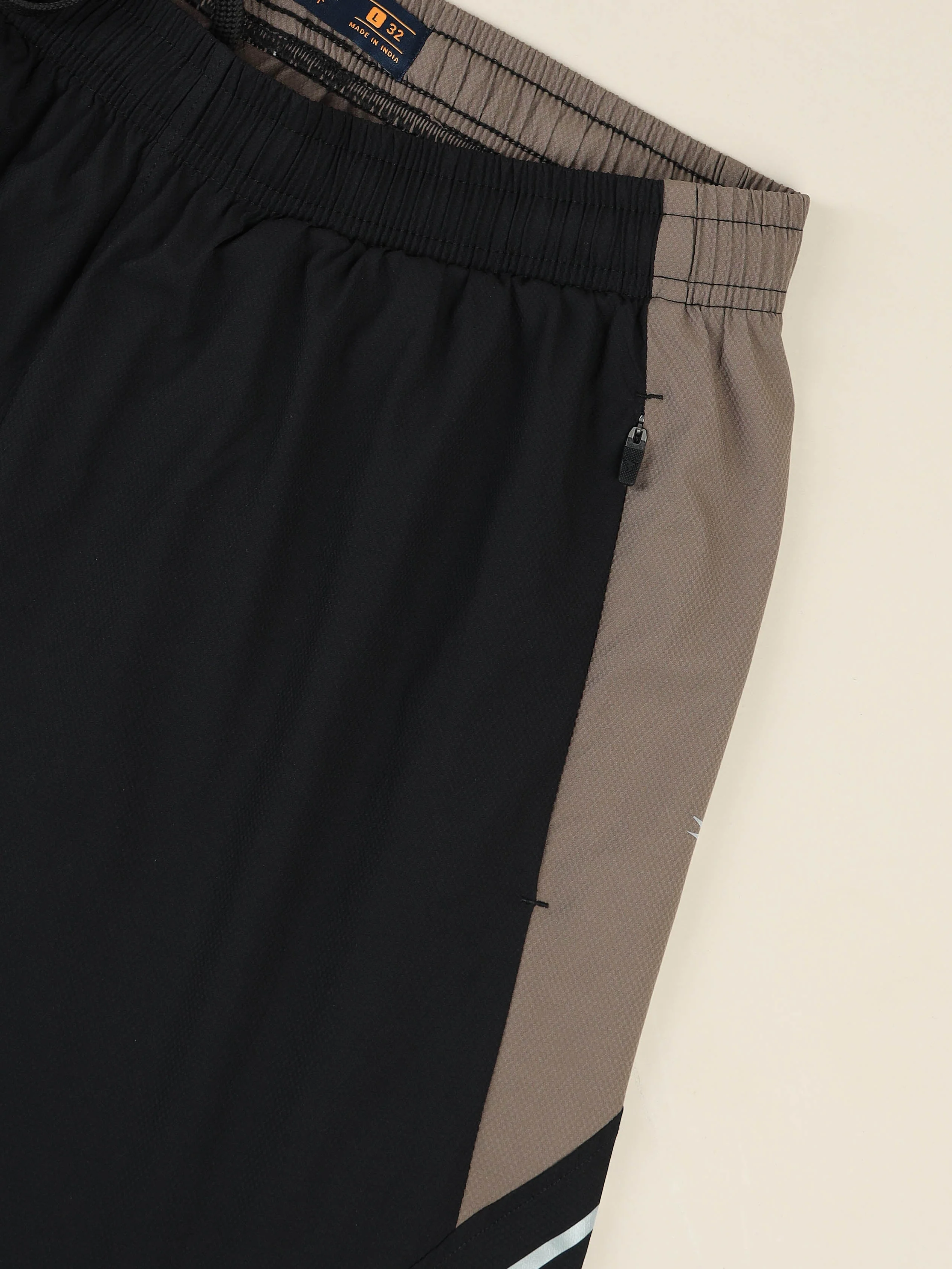 Men Colorblock Slim Fit Shorts with Lytra - Image 9