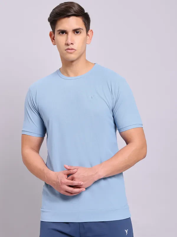 Men Solid Slim Fit Crew Neck T-shirt with MATPIQ